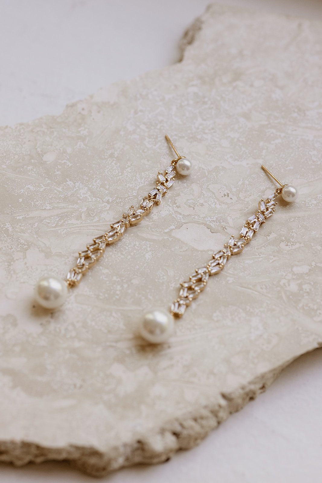 Emmaline - Boucles d'oreilles pendantes en perles avec strass