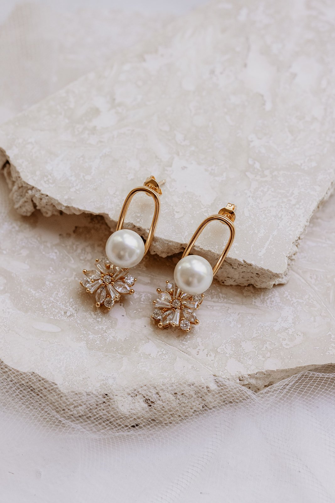 Gaia - Boucles d'oreilles pendantes avec perles en forme d'étoile